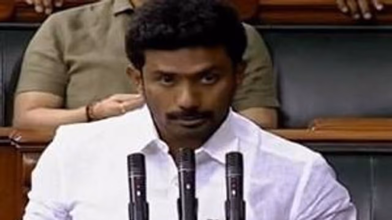 ஓ.பி.எஸ் மகன் ரவீந்திரநாத் எம்.பிக்கு புதிய பதவி... மக்களவையில் ஒப்புதல்..! ஓ.பி.எஸ் மகன் ரவீந்திரநாத் எம்.பிக்கு புதிய பதவி... மக்களவையில் ஒப்புதல்..!