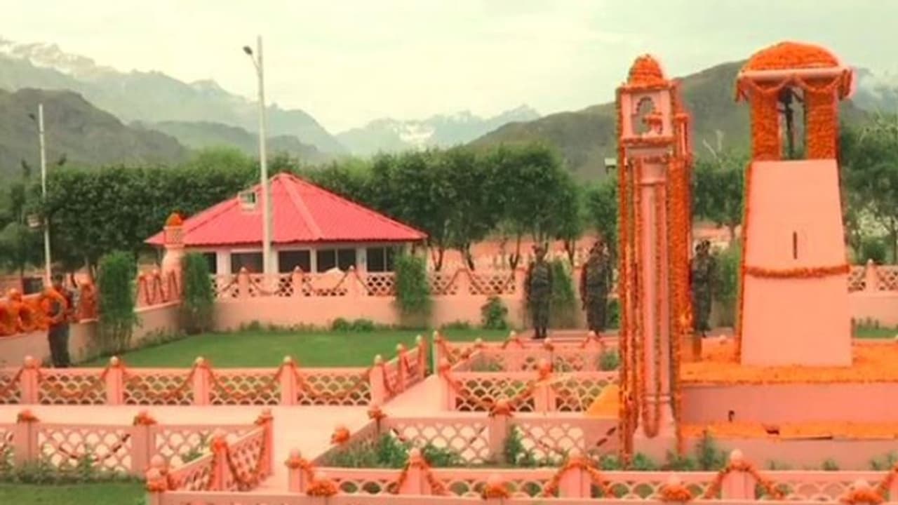 কার্গিল যুদ্ধ জয়ের ২০ বছর, দেশজুড়ে আজ বন্দিত হচ্ছে বীর সেনানিদের কাহিনি