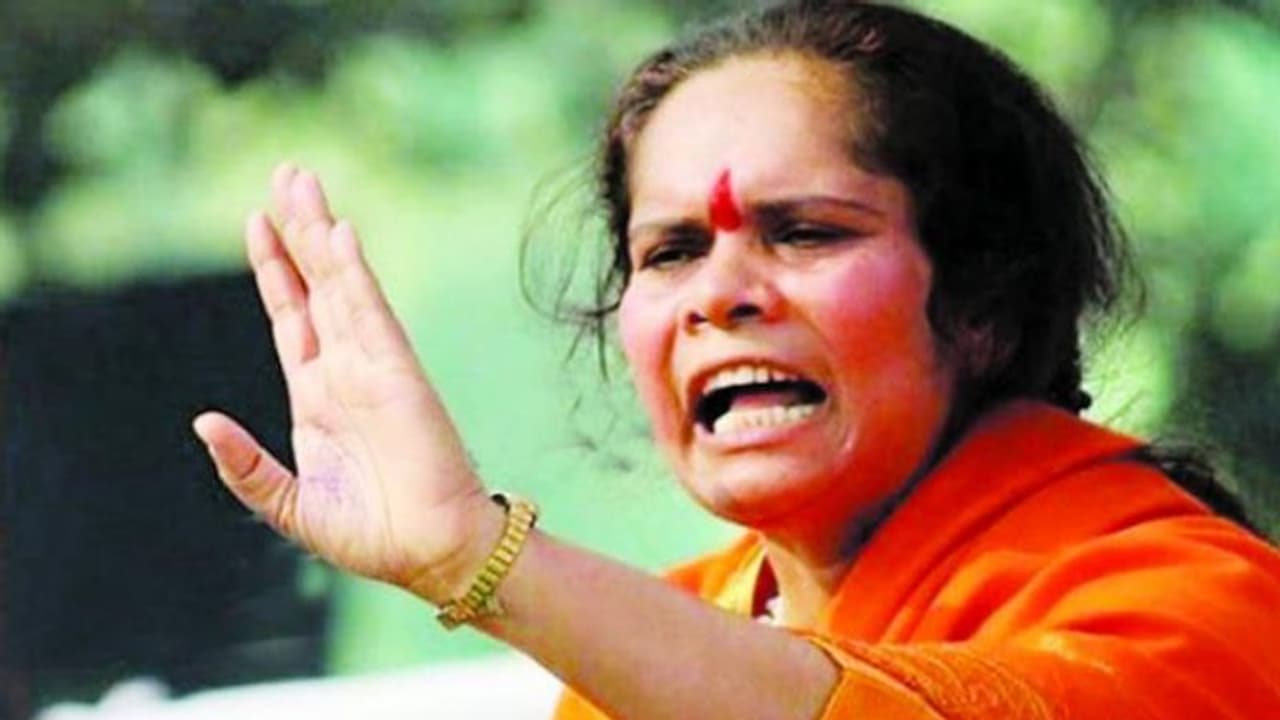 ಪರ್ಸ್ನಲ್ಲಿ ಲಿಪ್ಸ್ಟಿಕ್ ಅಲ್ಲ ಚಾಕು ಇಟ್ಟುಕೊಳ್ಳಿ, ಹಿಂದೂ ಹುಡುಗಿಯರಿಗೆ ಸಾಧ್ವಿ ಪ್ರಾಚಿ ಕರೆ! ಪರ್ಸ್ನಲ್ಲಿ ಲಿಪ್ಸ್ಟಿಕ್ ಅಲ್ಲ ಚಾಕು ಇಟ್ಟುಕೊಳ್ಳಿ, ಹಿಂದೂ ಹುಡುಗಿಯರಿಗೆ ಸಾಧ್ವಿ ಪ್ರಾಚಿ ಕರೆ!