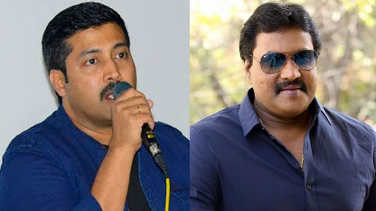 కమెడియన్ సునీల్ పై హీరో ఆకాష్ షాకింగ్ కామెంట్స్! కమెడియన్ సునీల్ పై హీరో ఆకాష్ షాకింగ్ కామెంట్స్!