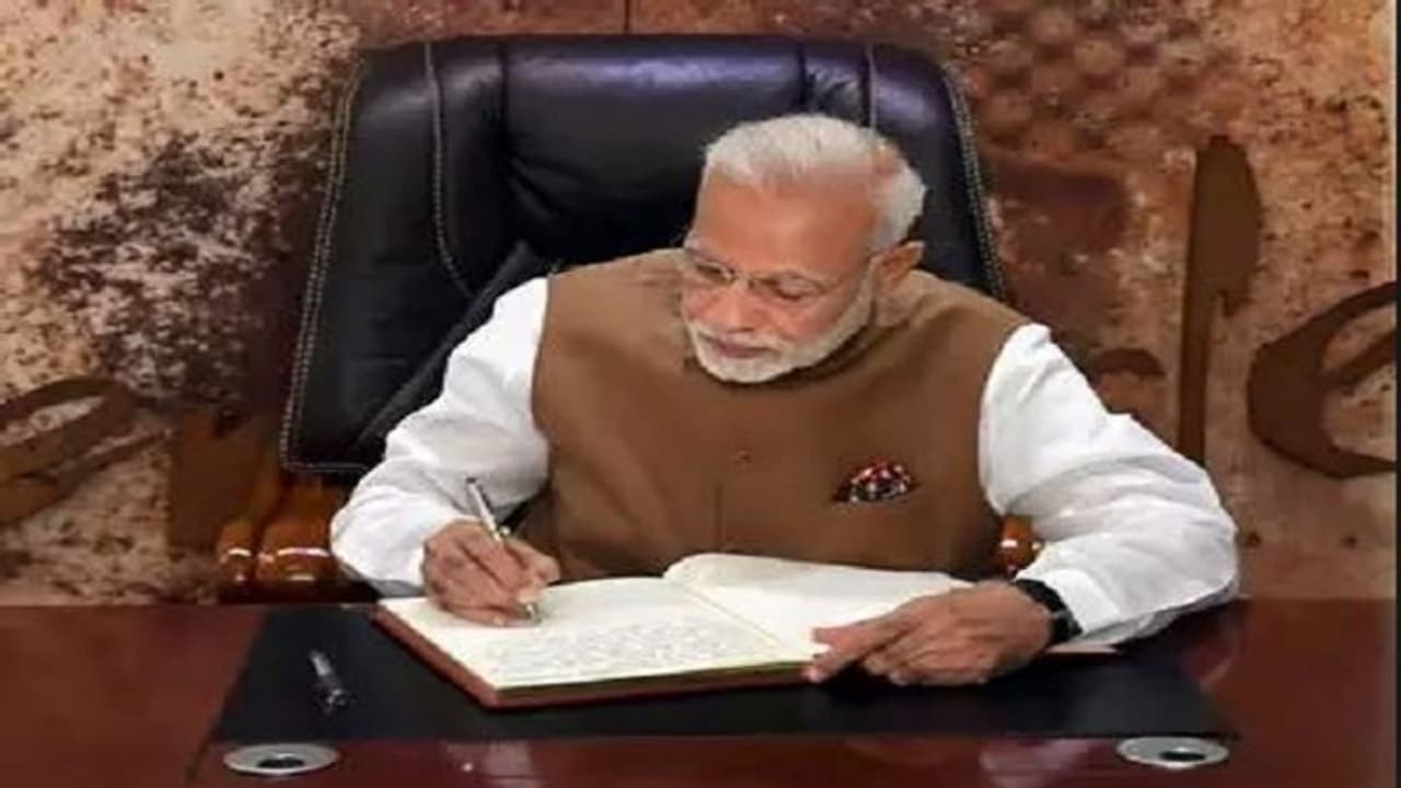 ಮೋದಿಗೆ ಬರೆದ ಪತ್ರಕ್ಕೆ ಪ್ರತಿಯಾಗಿ ಮತ್ತೆ ಮೋದಿಗೆ ಪತ್ರ ಬರೆದ 62 ಗಣ್ಯರು! ಮೋದಿಗೆ ಬರೆದ ಪತ್ರಕ್ಕೆ ಪ್ರತಿಯಾಗಿ ಮತ್ತೆ ಮೋದಿಗೆ ಪತ್ರ ಬರೆದ 62 ಗಣ್ಯರು!