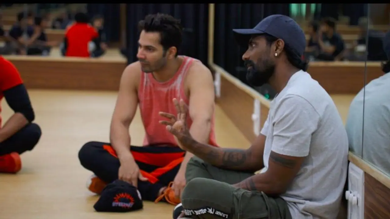 ছবির শ্যুটিং শেষ, সোশ্যাল মিডিয়ায় জানালেন বরুণ ধাওয়ান ছবির শ্যুটিং শেষ, সোশ্যাল মিডিয়ায় জানালেন বরুণ ধাওয়ান