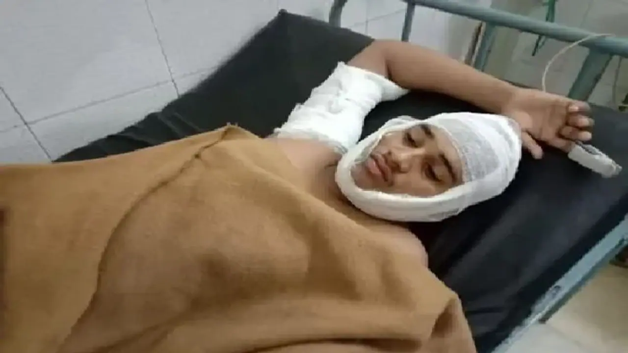 चार्ज में लगे फोन पर गाने सुन रहा था शख्स, हुआ धमाका, मिली मौत चार्ज में लगे फोन पर गाने सुन रहा था शख्स, हुआ धमाका, मिली मौत