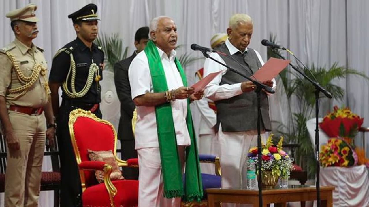 எடியூரப்பா மீண்டும் முதலமைச்சரானதற்கு இவர் தான் காரணம் ! யார் தெரியுமா ? எடியூரப்பா மீண்டும் முதலமைச்சரானதற்கு இவர் தான் காரணம் ! யார் தெரியுமா ?