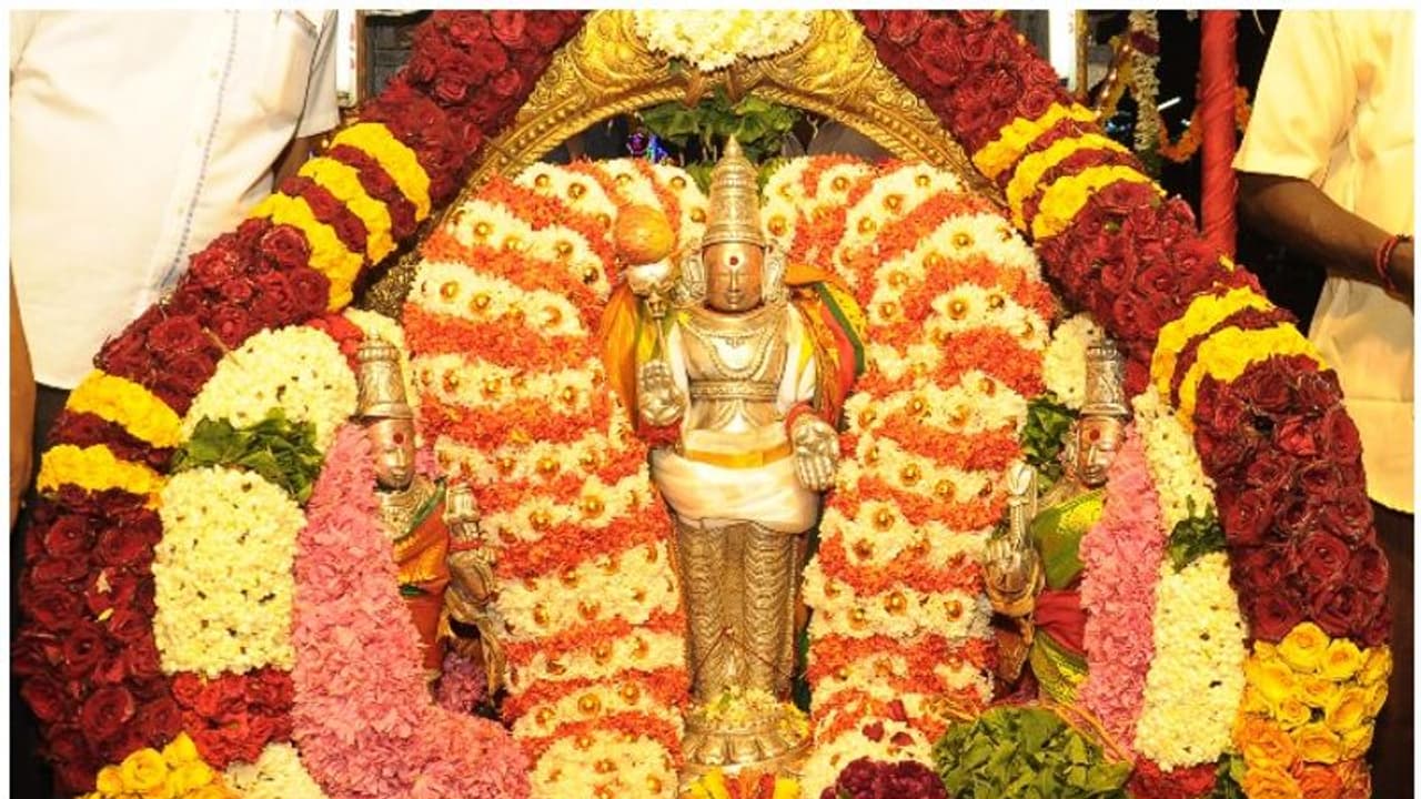 பங்குனி உத்திரம் 2024 : வழிப்பாட்டு முறைகள்.. விரத முறை மற்றும் பலன்கள்.. இதோ !! பங்குனி உத்திரம் 2024 : வழிப்பாட்டு முறைகள்.. விரத முறை மற்றும் பலன்கள்.. இதோ !!