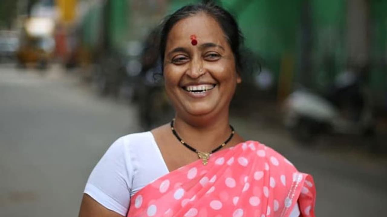 ഭർത്താവ് 40,000 രൂപയ്ക്ക് വിറ്റു, അന്ന് പ്രായം 16, ഓടയിലെ വെള്ളം കുടിച്ചും ഭിക്ഷ യാചിച്ചും ജീവിച്ചു, അവസാനം സംഭവിച്ചത് ഭർത്താവ് 40,000 രൂപയ്ക്ക് വിറ്റു, അന്ന് പ്രായം 16, ഓടയിലെ വെള്ളം കുടിച്ചും ഭിക്ഷ യാചിച്ചും ജീവിച്ചു, അവസാനം സംഭവിച്ചത്