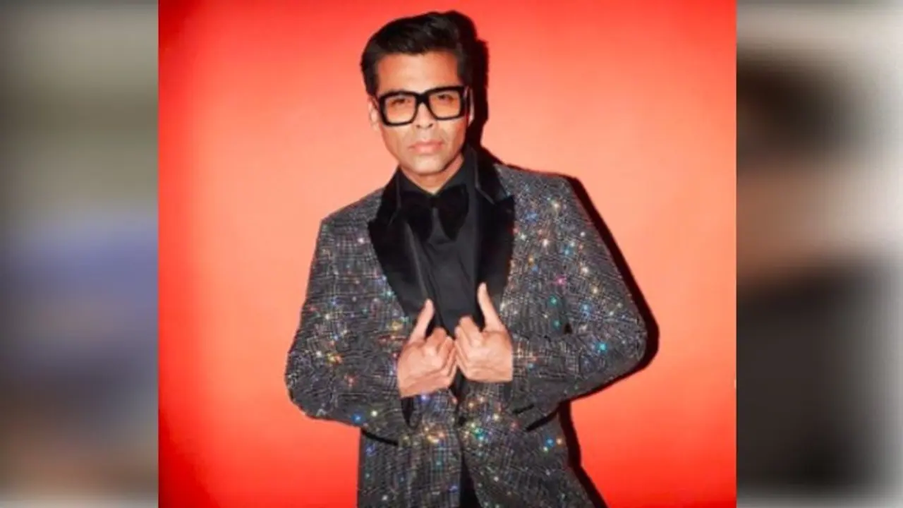 সপ্তাহ শেষে পার্টি! শনিবার রাতে করণ জোহরের বাড়িতে এক রাশ তারকা, দেখুন ভিডিও