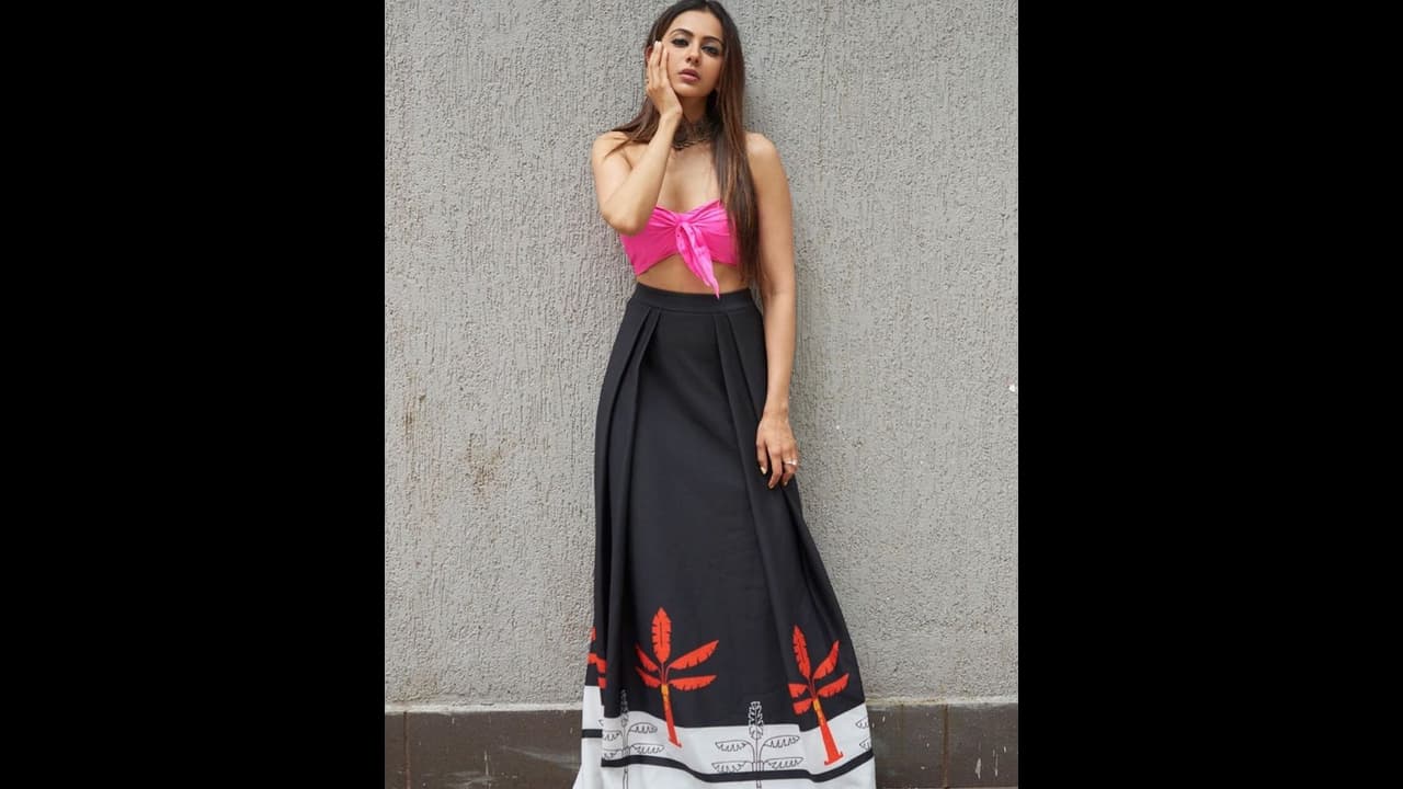 নীল বিকিনিতে সি বিচে মোহময়ী রকুল, শেয়ার করলেন ছবি নীল বিকিনিতে সি বিচে মোহময়ী রকুল, শেয়ার করলেন ছবি