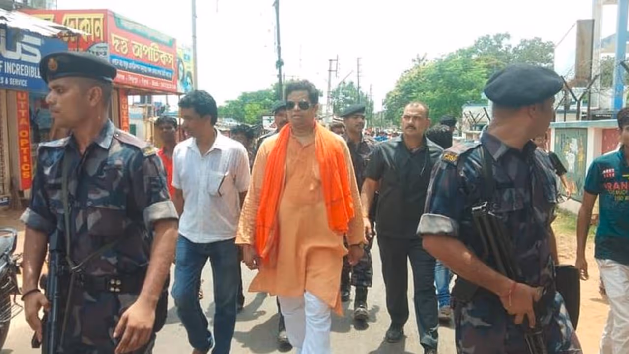 'লাজলজ্জহীনদের মতো কথা বলছেন!' সিএএ ইস্যুতে বুদ্ধিজীবীদের অশালীন বিজেপি সাংসদের 'লাজলজ্জহীনদের মতো কথা বলছেন!' সিএএ ইস্যুতে বুদ্ধিজীবীদের অশালীন বিজেপি সাংসদের