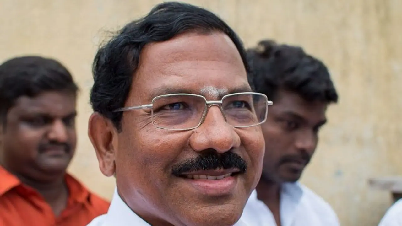 ஊடரங்கு முடிவதற்குள் கொரோனா முழுவதுமாக கட்டுப்படுத்தப்படும்..!! அமைச்சர் மாஃபா பாண்டியராஜன் அதிரடி சரவெடி..!! ஊடரங்கு முடிவதற்குள் கொரோனா முழுவதுமாக கட்டுப்படுத்தப்படும்..!! அமைச்சர் மாஃபா பாண்டியராஜன் அதிரடி சரவெடி..!!