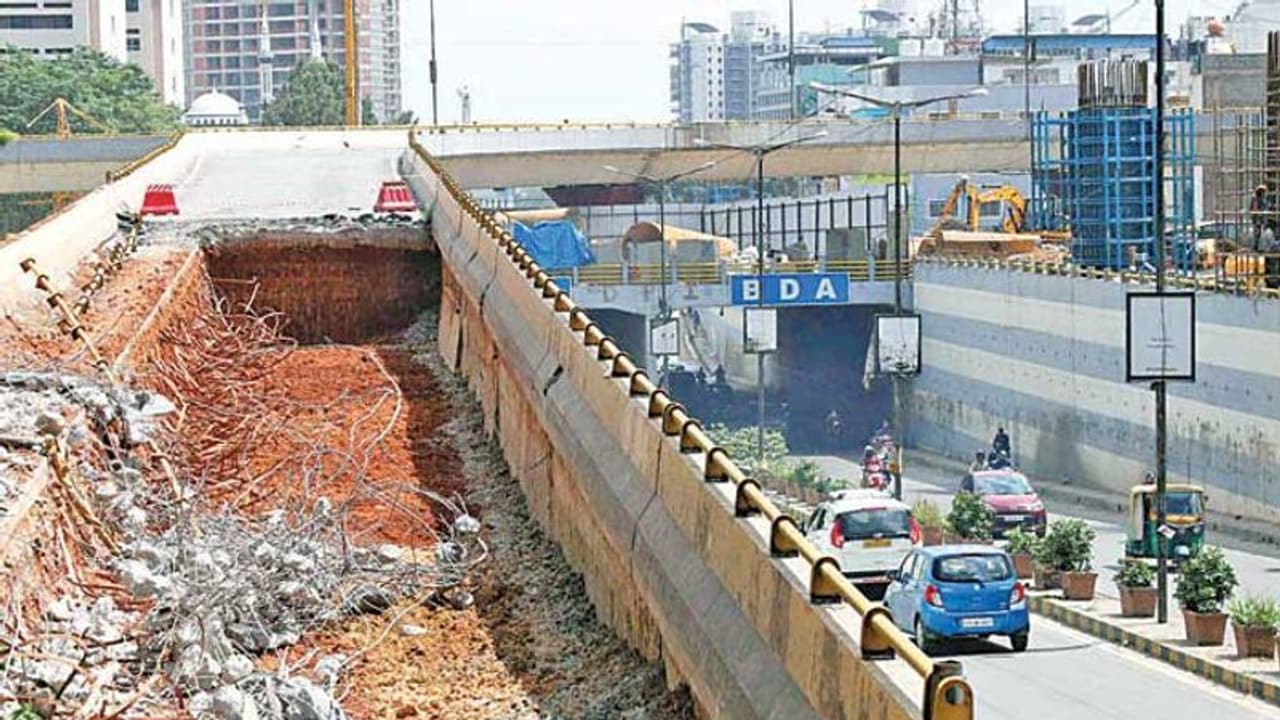 ಭರದಿಂದ ಸಾಗಿದ ಜಯದೇವ ಫ್ಲೈಓವರ್‌ ಲೂಪ್‌ ತೆರವು ಕಾರ‍್ಯ