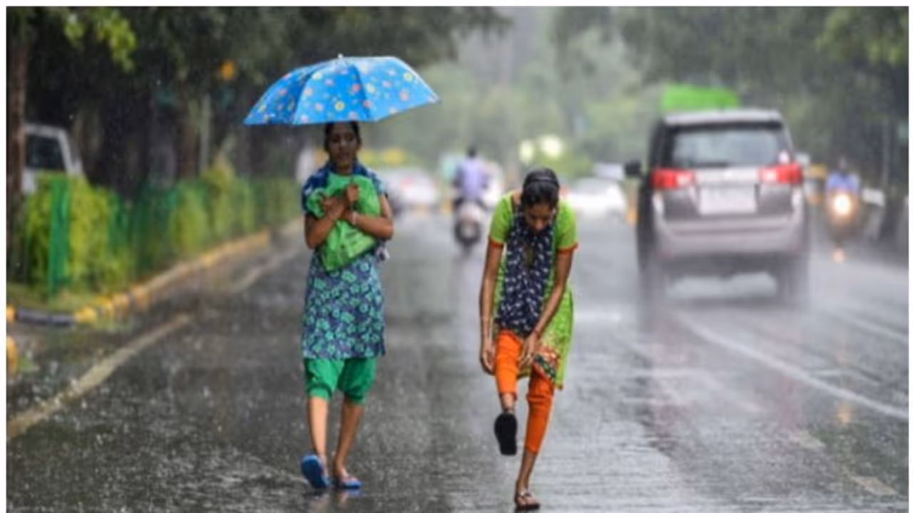 ನಿಲ್ಲದ ಮಹಾ ಮಳೆ ಮತ್ತೆ ಪ್ರವಾಹ ಭೀತಿ ನಿಲ್ಲದ ಮಹಾ ಮಳೆ ಮತ್ತೆ ಪ್ರವಾಹ ಭೀತಿ