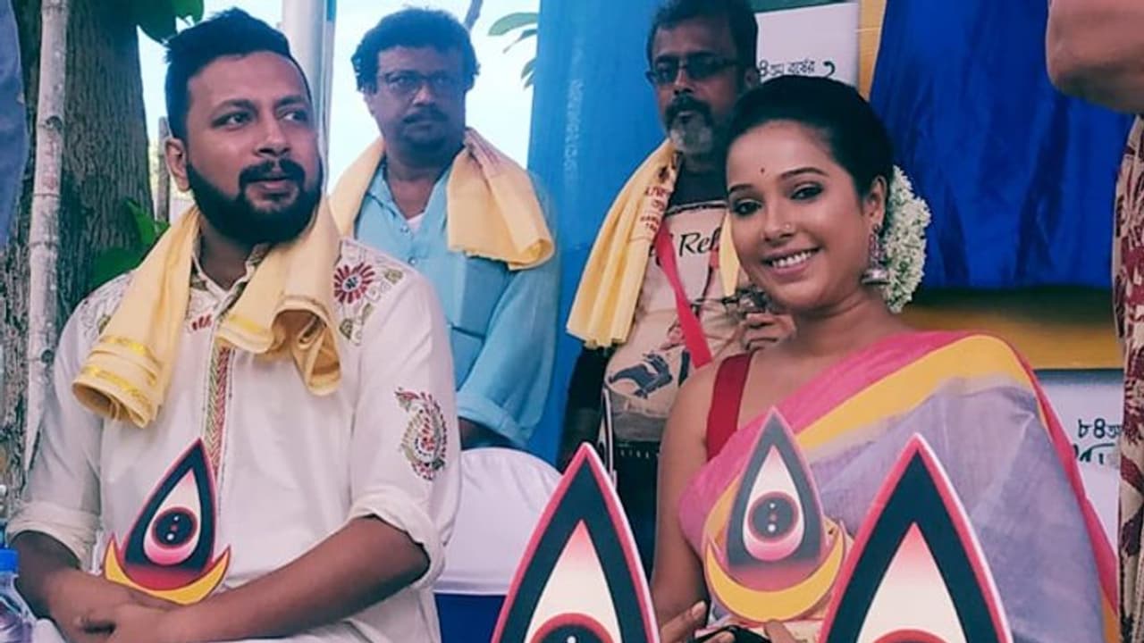 শহরের দুই 'ব্রেভ হার্ট', খুঁটি পুজোতেও তাই 'আইকন' রূপান্বিতা ও দেবজয় শহরের দুই 'ব্রেভ হার্ট', খুঁটি পুজোতেও তাই 'আইকন' রূপান্বিতা ও দেবজয়
