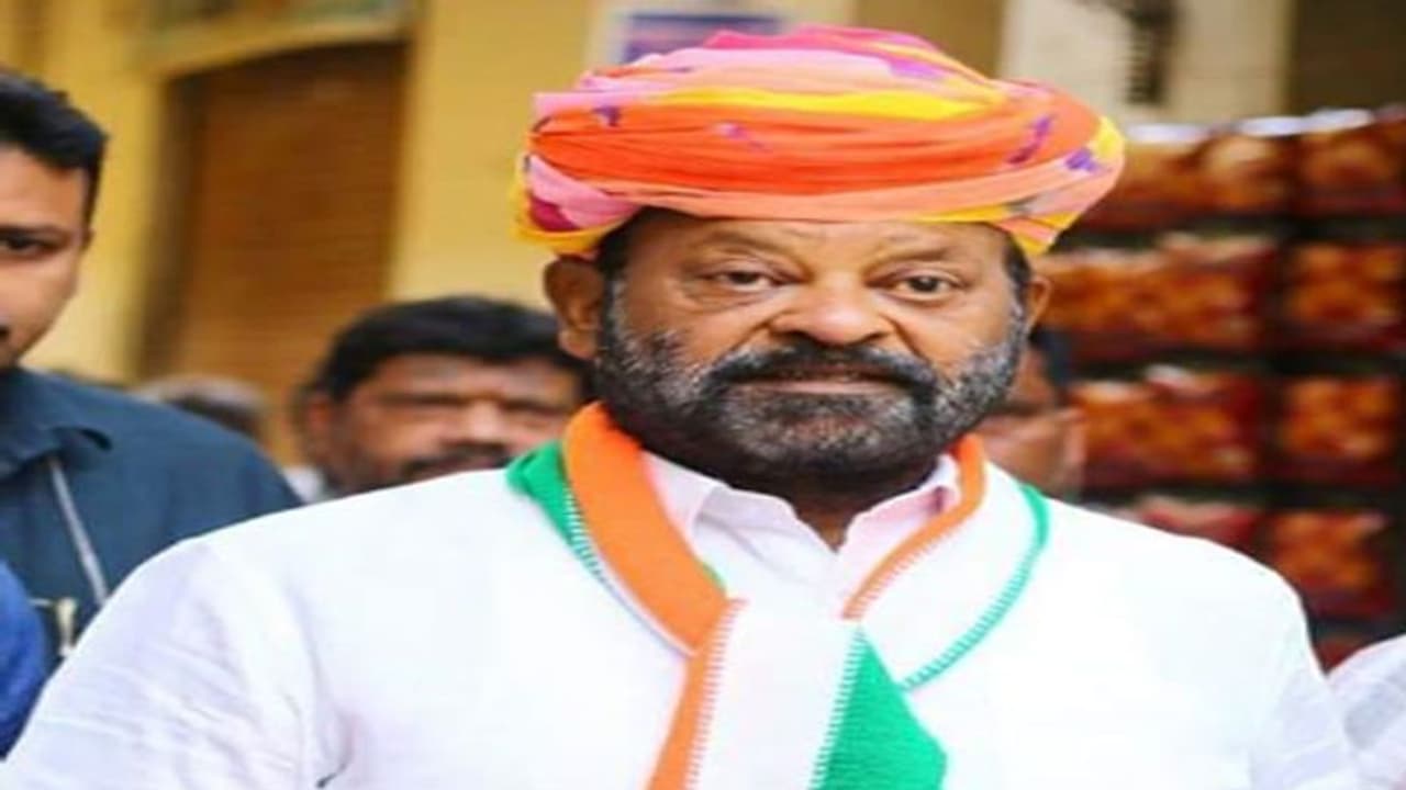 షేక్‌పేట స్మశానవాటికలో పూర్తైన ముఖేష్ గౌడ్ అంత్యక్రియలు