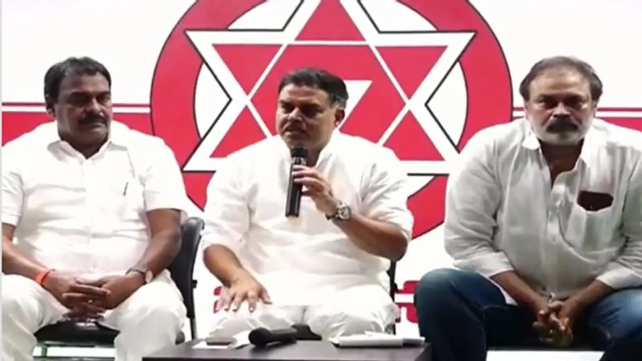 లాంగ్ మార్చ్ కు అన్ని అనుమతులు రెడీ...కావాలనే దుష్ప్రచారం..: నాదెండ్ల లాంగ్ మార్చ్ కు అన్ని అనుమతులు రెడీ...కావాలనే దుష్ప్రచారం..: నాదెండ్ల