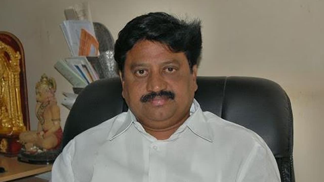 హైద్రాబాద్ ఉమ్మడి రాజధాని, అంబులెన్స్‌లు ఆపొద్దు: వైసీపీ ఎమ్మెల్యే సంచలనం