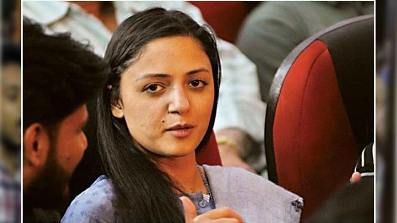 Shehla Rashid booked for sedition over tweets on Kashmir issue Shehla Rashid booked for sedition over tweets on Kashmir issue
