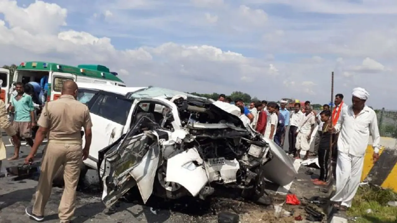 एक हादसे ने छीन लिया पूरा परिवार, बची सिर्फ बेटी एक हादसे ने छीन लिया पूरा परिवार, बची सिर्फ बेटी