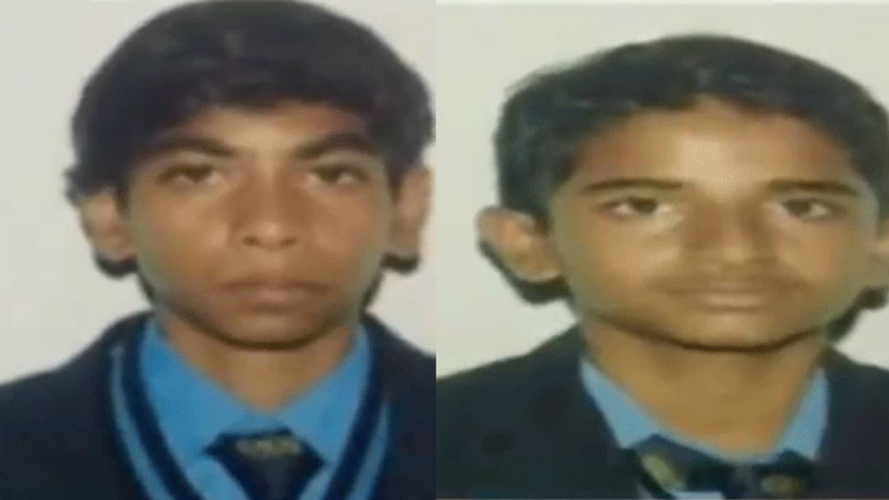 பள்ளி மாணவர்களிடையே பயங்கர மோதல்... கத்திரிகோலால் குத்திகொலை செய்து உடலை கழிவறையில் வீசிய கொடூரம்..! பள்ளி மாணவர்களிடையே பயங்கர மோதல்... கத்திரிகோலால் குத்திகொலை செய்து உடலை கழிவறையில் வீசிய கொடூரம்..!