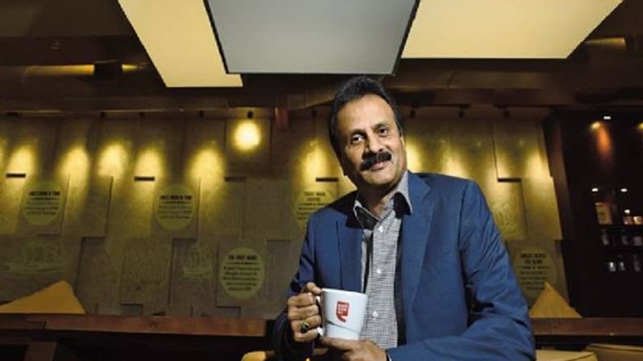 కాఫీని భారతీయులకు అలవాటు చేసిన సిద్ధార్థ్: జీవితంలో ఎత్తుపల్లాలు కాఫీని భారతీయులకు అలవాటు చేసిన సిద్ధార్థ్: జీవితంలో ఎత్తుపల్లాలు