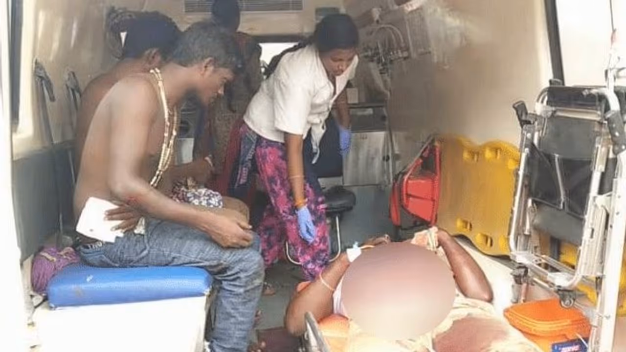 பழைய கொலைக்கு பழிக்குப்பழி..! 5 பேருக்கு சரமாரி அரிவாள் வெட்டு..!