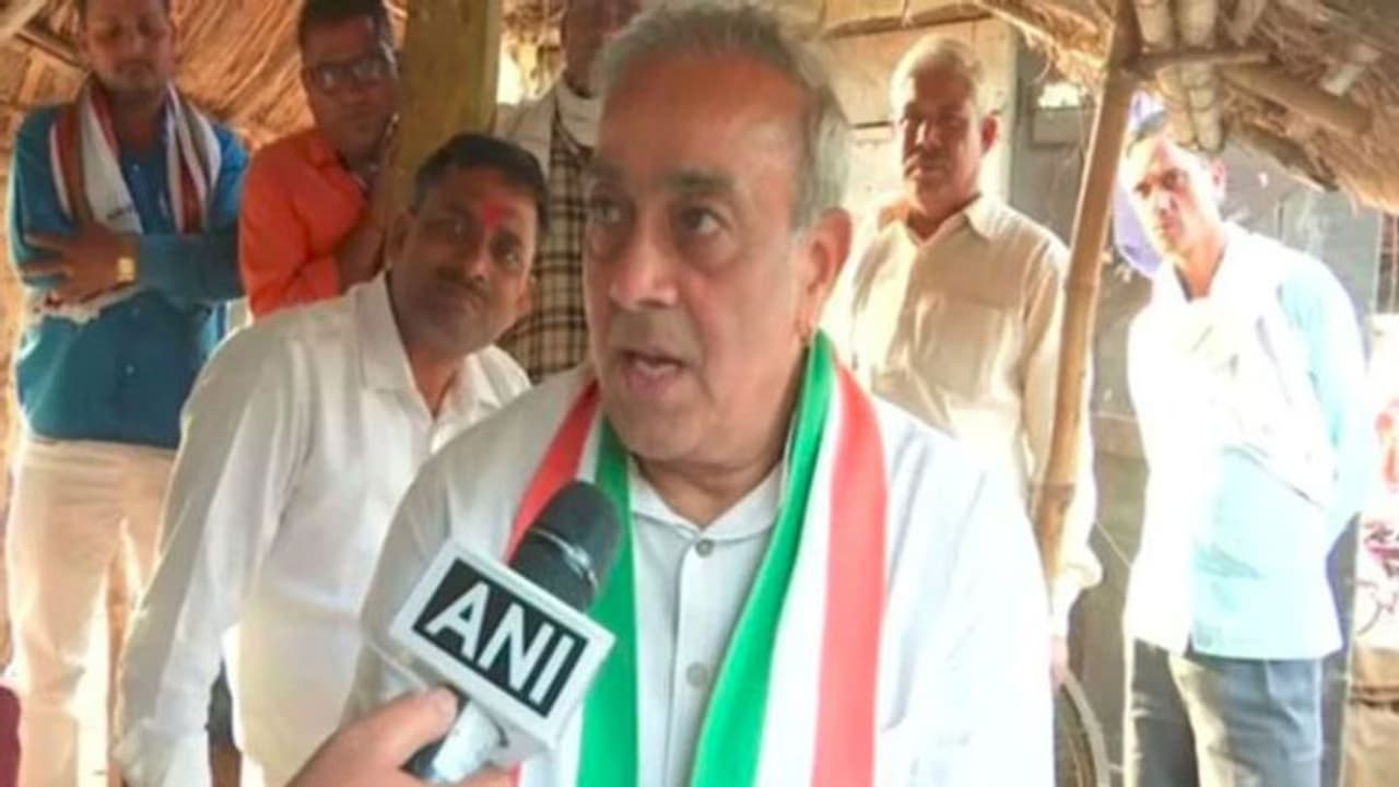 আমেথি র রাজপরিবারেও ফুটল পদ্মফুল, কংগ্রেস ছেড়ে বিজেপি তে সঞ্জয় সিং আমেথি র রাজপরিবারেও ফুটল পদ্মফুল, কংগ্রেস ছেড়ে বিজেপি তে সঞ্জয় সিং