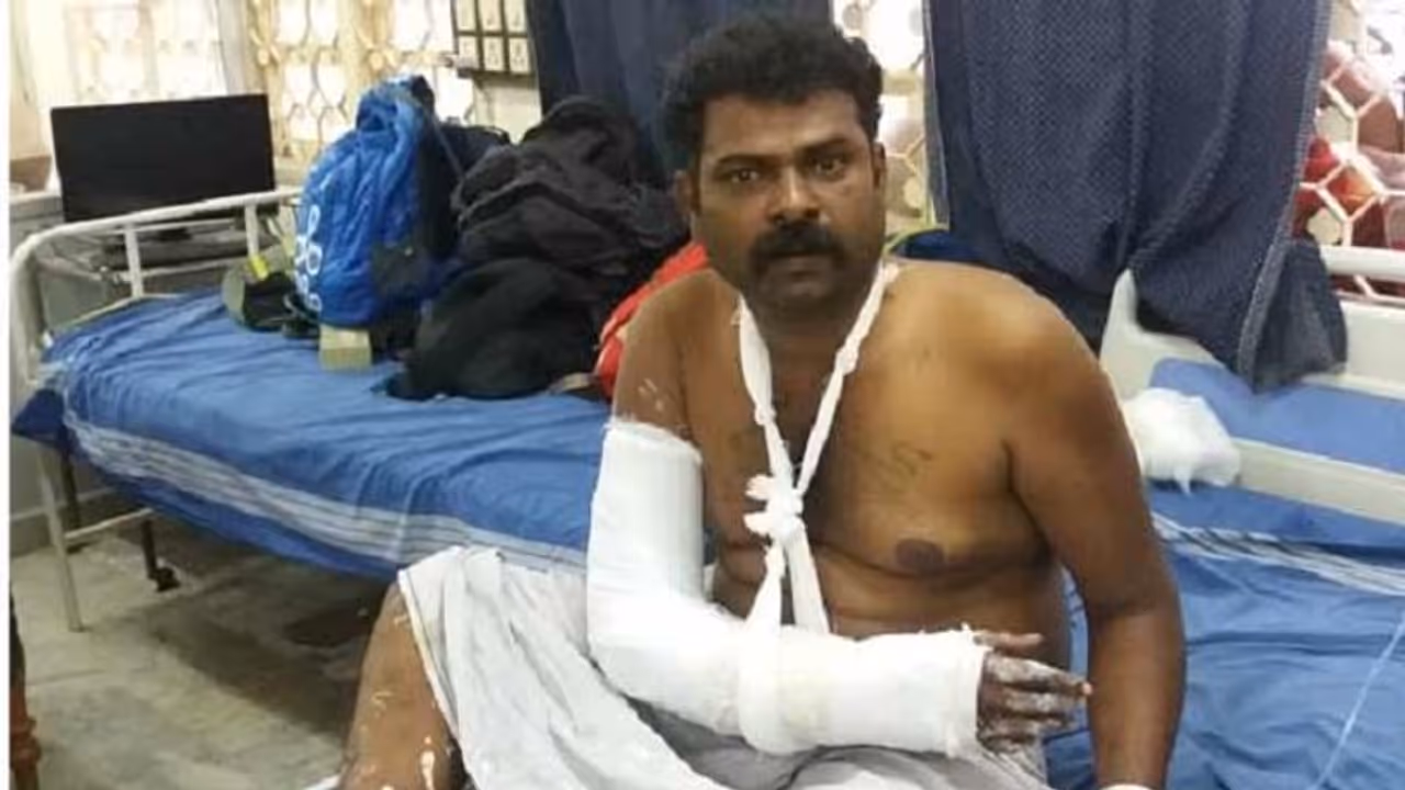 சரவணா ஸ்டோர்ஸ் கண்ணாடியை உடைத்த ரவுடி !! வழக்கம் போல் போலீஸ் ஸ்டேஷன் பாத்ரூமில் வழுக்கி விழுந்து காயம் !! சரவணா ஸ்டோர்ஸ் கண்ணாடியை உடைத்த ரவுடி !! வழக்கம் போல் போலீஸ் ஸ்டேஷன் பாத்ரூமில் வழுக்கி விழுந்து காயம் !!