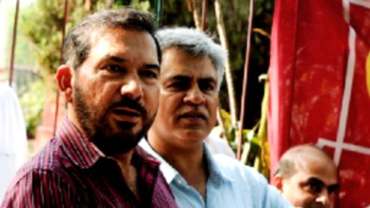 বাংলাকে লড়তে শিখিয়েছিলেন, মাঠের বাইরেও থামেননি! এবার তাঁকেই সম্মান জানাচ্ছে সিএবি বাংলাকে লড়তে শিখিয়েছিলেন, মাঠের বাইরেও থামেননি! এবার তাঁকেই সম্মান জানাচ্ছে সিএবি