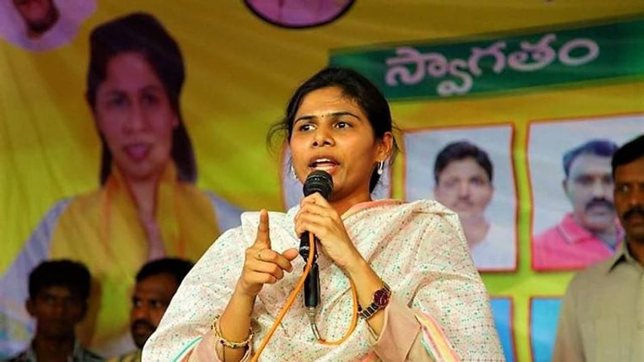 కర్నూల్ రాజధాని అయితే ఒరిగేది ఏమీ లేదు.. అఖిల ప్రియ షాకింగ్ కామెంట్స్!