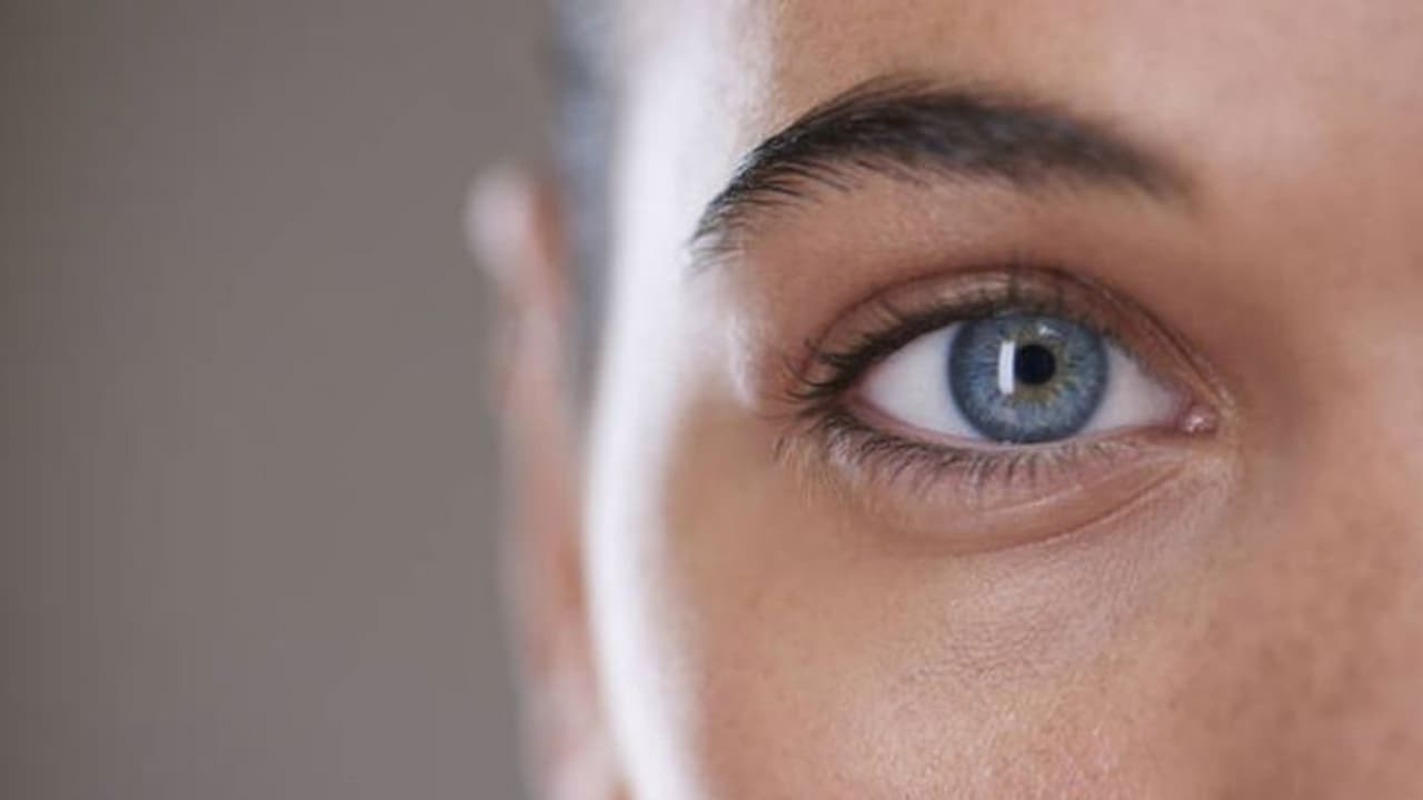 കണ്ണിന് താഴെ കറുത്ത വളയമോ? എളുപ്പത്തിലുള്ള പരിഹാരം വീട്ടിലുണ്ട്... കണ്ണിന് താഴെ കറുത്ത വളയമോ? എളുപ്പത്തിലുള്ള പരിഹാരം വീട്ടിലുണ്ട്...