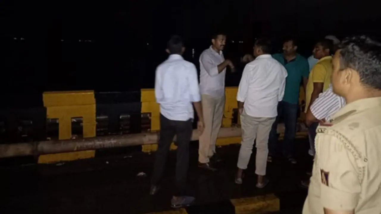 ಸಿದ್ಧಾರ್ಥ ಶೋಧ ಕಾರ್ಯಕ್ಕೆ ಶಾಸಕ ಖಾದರ್ ಸೋದರರದ್ದೇ ಉಸ್ತುವಾರಿ! ಸಿದ್ಧಾರ್ಥ ಶೋಧ ಕಾರ್ಯಕ್ಕೆ ಶಾಸಕ ಖಾದರ್ ಸೋದರರದ್ದೇ ಉಸ್ತುವಾರಿ!