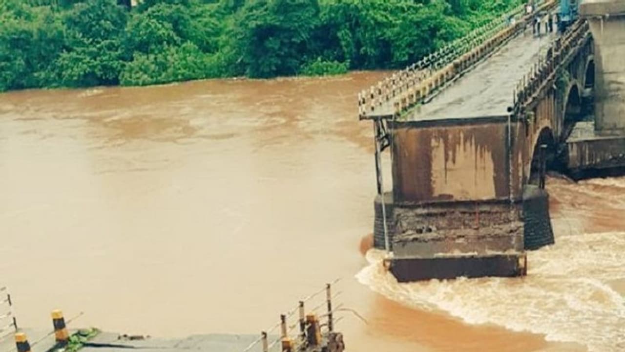 ಮಹಾರಾಷ್ಟ್ರದಲ್ಲಿ ಮಳೆ; ಕರ್ನಾಟಕದಲ್ಲಿ ಪ್ರವಾಹ! ಮಹಾರಾಷ್ಟ್ರದಲ್ಲಿ ಮಳೆ; ಕರ್ನಾಟಕದಲ್ಲಿ ಪ್ರವಾಹ!