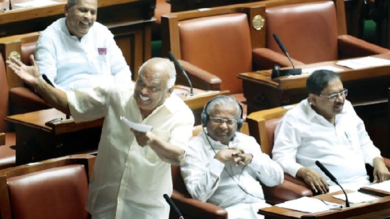 ಬಿಜೆಪಿಗರು ದೇಶಪ್ರೇಮಿಗಳು, ನಾವು ಬೇಕೂಫ್ಗಳಾ!: ಗುಡುಗಿದ ಮಾಜಿ ಸ್ಪೀಕರ್ ಬಿಜೆಪಿಗರು ದೇಶಪ್ರೇಮಿಗಳು, ನಾವು ಬೇಕೂಫ್ಗಳಾ!: ಗುಡುಗಿದ ಮಾಜಿ ಸ್ಪೀಕರ್