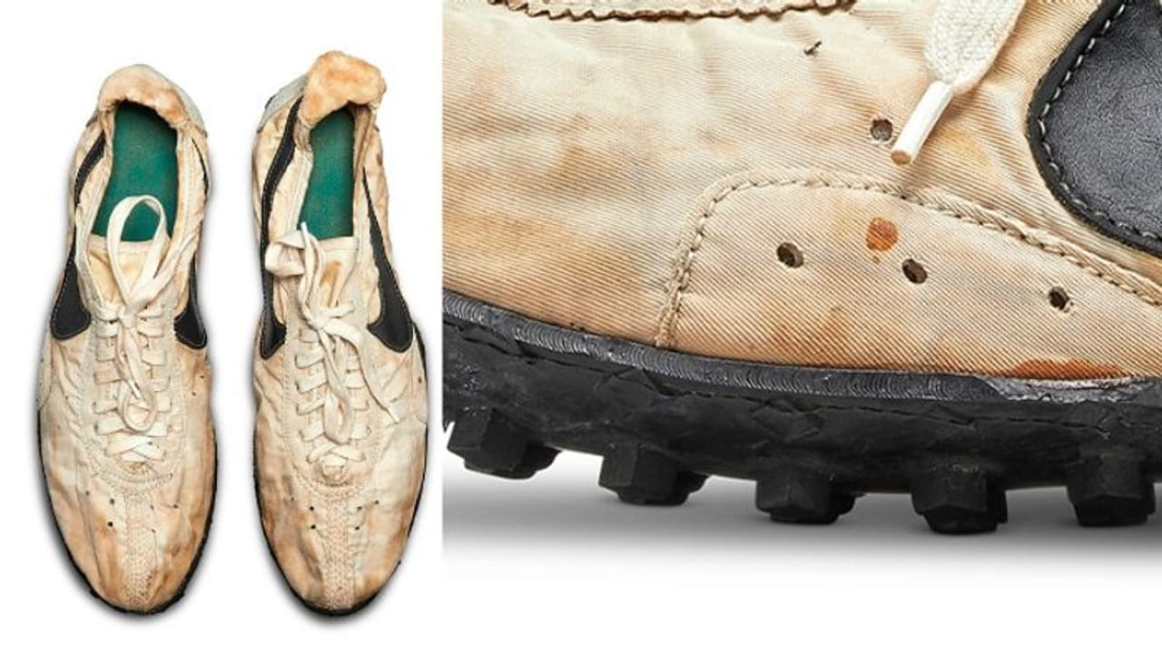 1972ലെ ഈ ഷൂസ് ഇന്ന് വിറ്റത് 3 കോടി രൂപയ്ക്ക്; അതിന് പിന്നിലെ കാരണമിതാണ്... 1972ലെ ഈ ഷൂസ് ഇന്ന് വിറ്റത് 3 കോടി രൂപയ്ക്ക്; അതിന് പിന്നിലെ കാരണമിതാണ്...