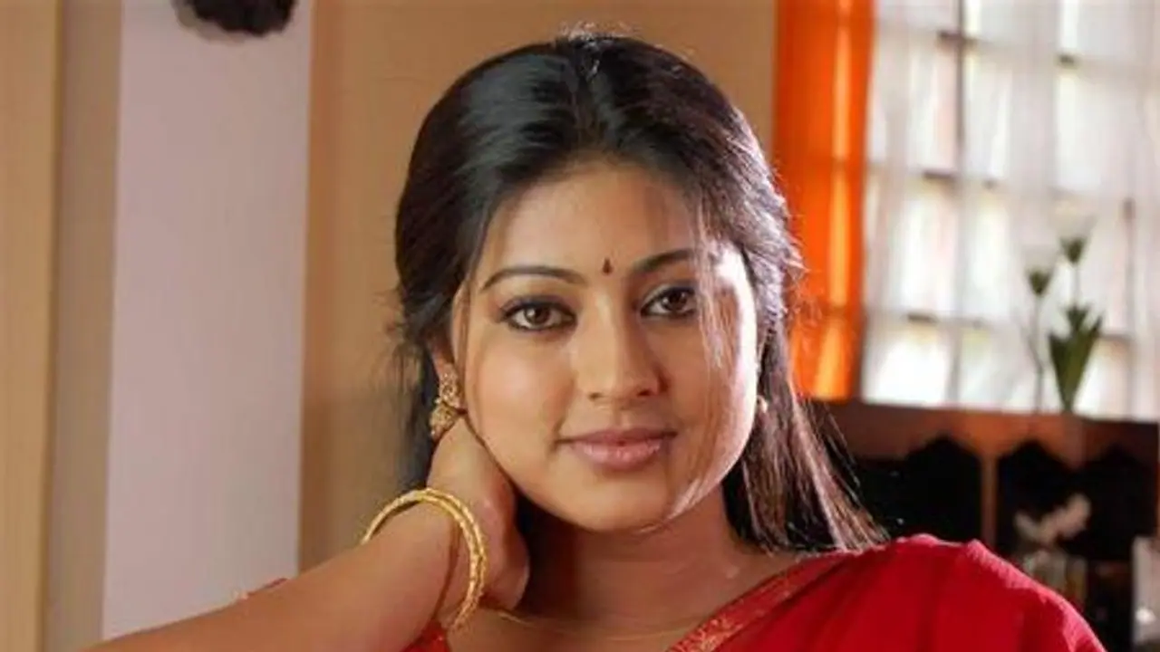 గర్భంతో ఉన్నపటికీ ఆ పని చేసిందా.. సీనియర్ హీరోయిన్ వీడియో వైరల్!