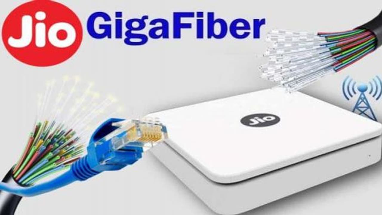 বাড়িতে বসেই সিনেমার ফার্স্ট ডে ফার্স্ট শো দেখার সুযোগ দেবে জিও ফাইবার বাড়িতে বসেই সিনেমার ফার্স্ট ডে ফার্স্ট শো দেখার সুযোগ দেবে জিও ফাইবার