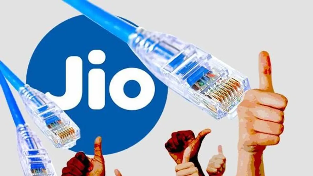 ಬ್ರಾಡ್ಬ್ಯಾಂಡ್ ಮಾರುಕಟ್ಟೆಗೆ ಜಿಯೋ ದಾಳಿ; ಉಚಿತ ಟಿವಿ ಕೂಡಾ ತಗೊಳ್ಳಿ! ಬ್ರಾಡ್ಬ್ಯಾಂಡ್ ಮಾರುಕಟ್ಟೆಗೆ ಜಿಯೋ ದಾಳಿ; ಉಚಿತ ಟಿವಿ ಕೂಡಾ ತಗೊಳ್ಳಿ!