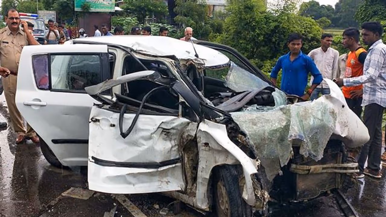 उन्नाव दुष्कर्म केस : 5 दिन से जिंदगी और मौत के बीच जूझ रही पीड़िता, बॉडी में 6 जगह फ्रैक्चर उन्नाव दुष्कर्म केस : 5 दिन से जिंदगी और मौत के बीच जूझ रही पीड़िता, बॉडी में 6 जगह फ्रैक्चर