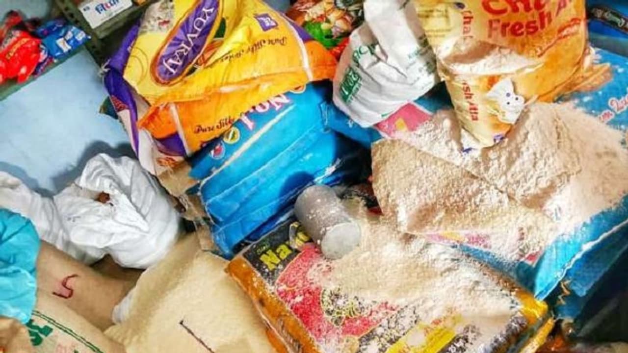 கல்லாவில் காசு இல்லாததால் ஆத்திரமடைந்த திருடன்!! என்ன செஞ்சிருக்கான் பாருங்க !! கல்லாவில் காசு இல்லாததால் ஆத்திரமடைந்த திருடன்!! என்ன செஞ்சிருக்கான் பாருங்க !!