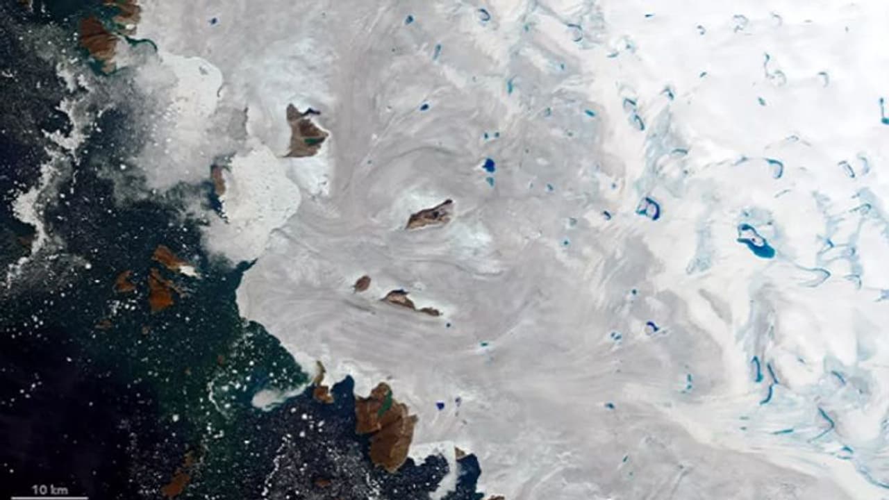 24 ತಾಸಲ್ಲಿ ಕರಗಿತು 1100 ಕೋಟಿ ಟನ್ ಐಸ್! 24 ತಾಸಲ್ಲಿ ಕರಗಿತು 1100 ಕೋಟಿ ಟನ್ ಐಸ್!