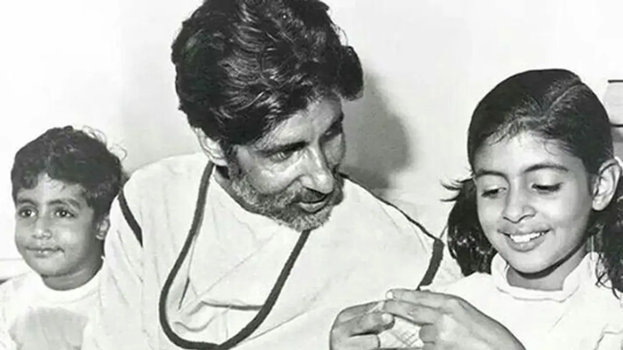 अमिताभ के दूसरे बर्थडे पर बेटे ने शेयर की इमोशनल पोस्ट, लिखा लीजेंड दो बार पैदा होते हैं अमिताभ के दूसरे बर्थडे पर बेटे ने शेयर की इमोशनल पोस्ट, लिखा लीजेंड दो बार पैदा होते हैं