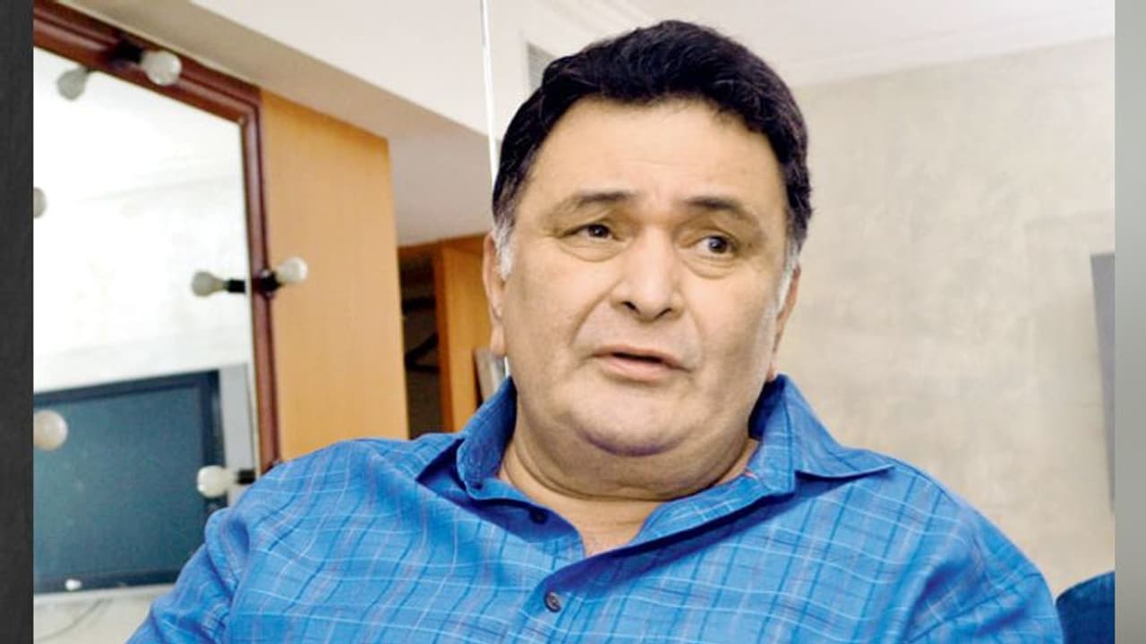 লতা মঙ্গেশকরের কোলে আদরে মত্ত ছোট্ট ঋষি, মুহূর্তে ভাইরাল ছবি লতা মঙ্গেশকরের কোলে আদরে মত্ত ছোট্ট ঋষি, মুহূর্তে ভাইরাল ছবি