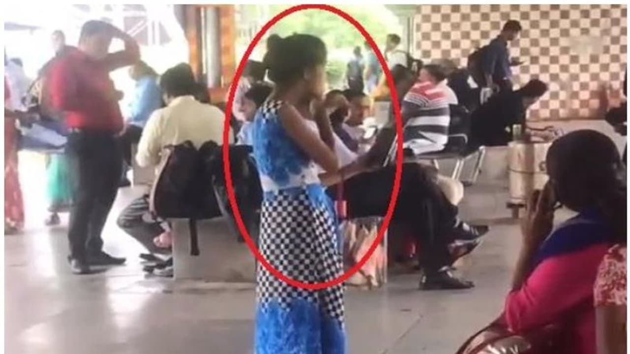 ഈ വീഡിയോ കോളിന് ഏറെ പ്രത്യേകതയുണ്ട്; കണ്ണു നിറയ്ക്കും ഈ ദൃശ്യങ്ങള് ഈ വീഡിയോ കോളിന് ഏറെ പ്രത്യേകതയുണ്ട്; കണ്ണു നിറയ്ക്കും ഈ ദൃശ്യങ്ങള്