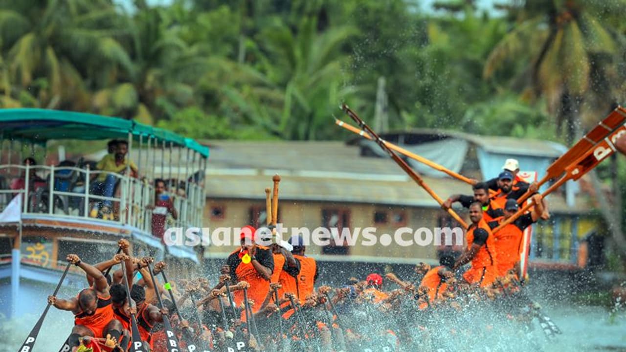 ചാംപ്യൻസ് ബോട്ട് ലീഗിലെ ആദ്യ ജേതാവ് നടുഭാഗം ചുണ്ടൻ, ആവേശത്തുഴയേറ്റി ജലപ്പോര്