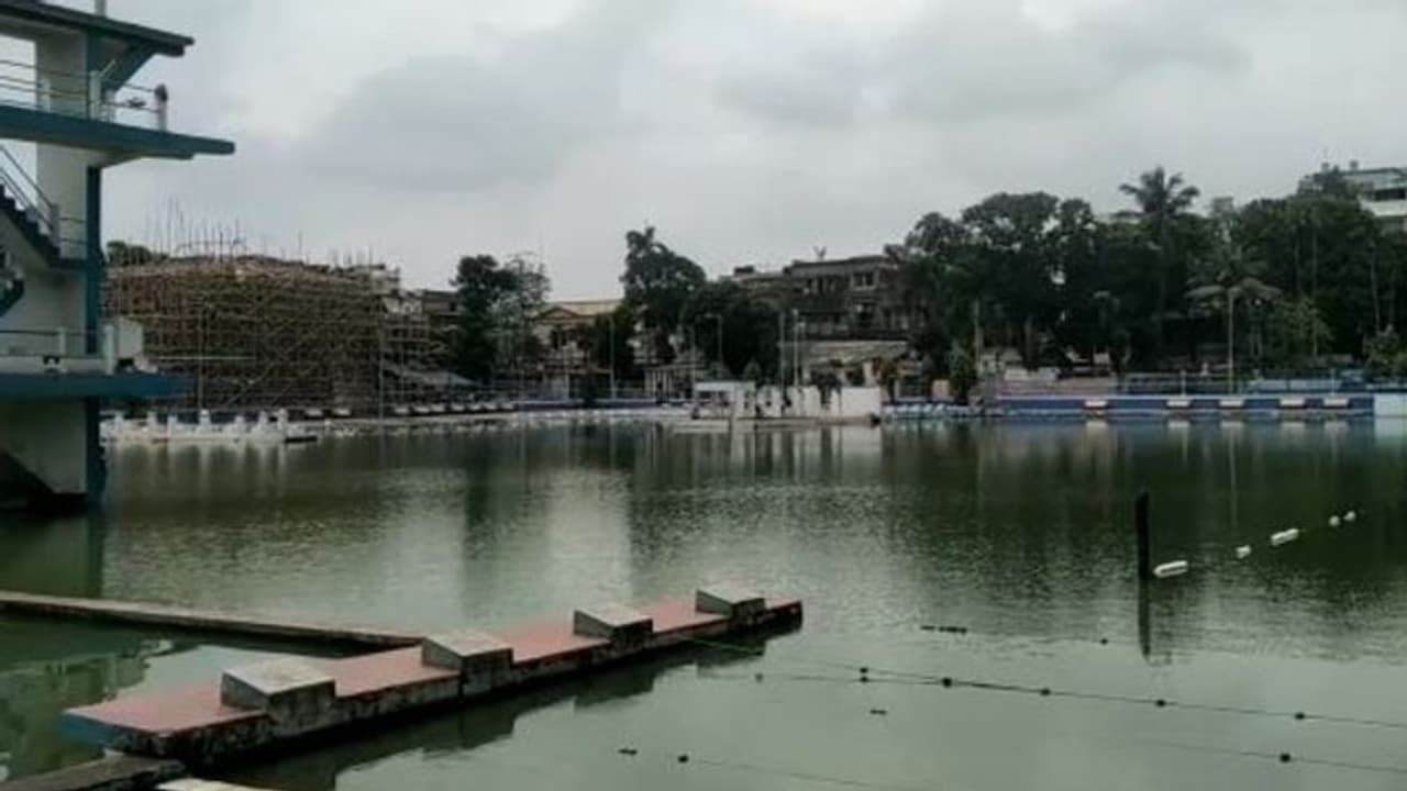 কলেজ স্কোয়্যারে ফের দুর্ঘটনা! তলিয়ে গেল এক কিশোর