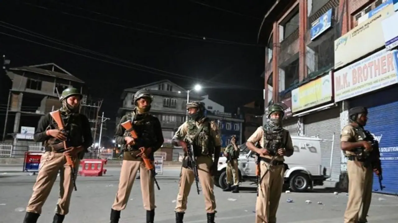 ಕಾಶ್ಮೀರದಲ್ಲಿ ಅಲ್ಲೋಲ ಕಲ್ಲೋಲ; ಮೋದಿ ಶಾ ತಂತ್ರವೇನು?