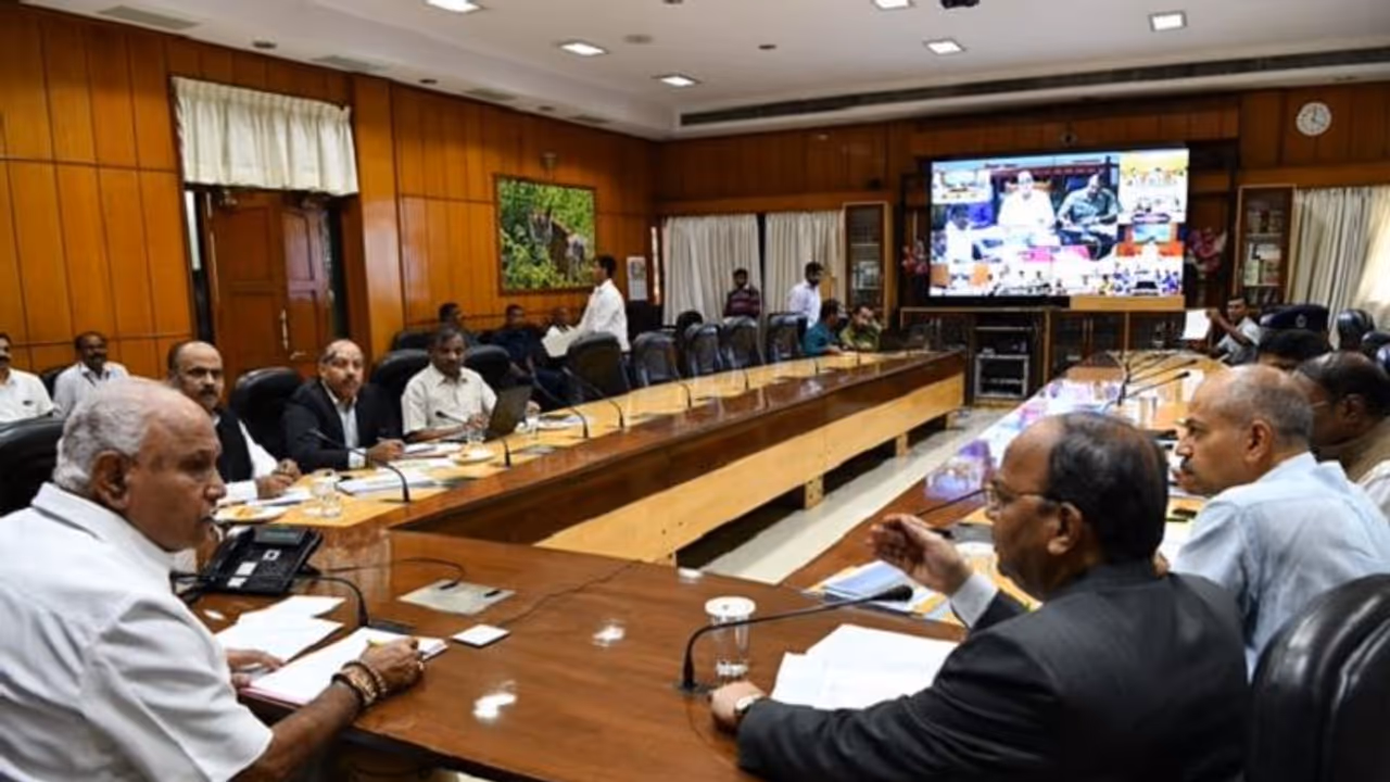 ಯುದ್ಧೋಪಾದಿ ನೆರೆ ಪರಿಹಾರಕ್ಕೆ ಸಿಎಂ ಅಪ್ಪಣೆ