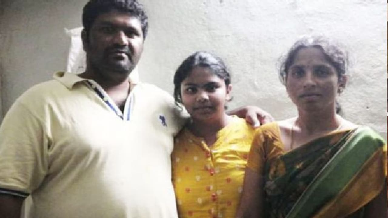 ದುಬೈನಲ್ಲಿ ಕೆಲಸ ಸಿಗದೆ ಮರಳಿದವನಿಗೆ ಹೊಡೀತು 27 ಕೋಟಿ ರು.ಲಾಟರಿ! ದುಬೈನಲ್ಲಿ ಕೆಲಸ ಸಿಗದೆ ಮರಳಿದವನಿಗೆ ಹೊಡೀತು 27 ಕೋಟಿ ರು.ಲಾಟರಿ!