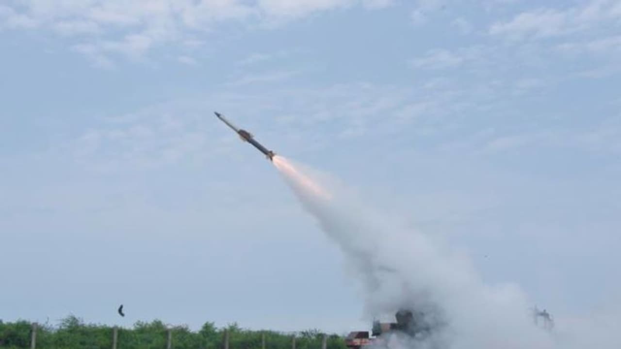 শত্রুপক্ষের দর্প চূর্ণ করতে সফল ক্যুইক রিয়্যাকশন এয়ার মিসাইল এর পরীক্ষা শত্রুপক্ষের দর্প চূর্ণ করতে সফল ক্যুইক রিয়্যাকশন এয়ার মিসাইল এর পরীক্ষা