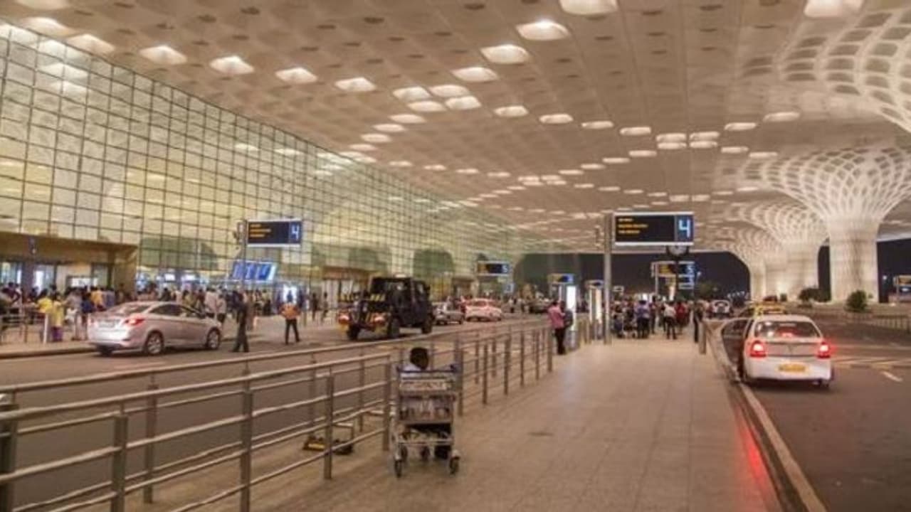 Fact Check: ಮುಂಬೈ ಮಹಾಮಳೆಗೆ ಮುಳುಗಿತಾ ಛತ್ರಪತಿ ವಿಮಾನ ನಿಲ್ದಾಣ? Fact Check: ಮುಂಬೈ ಮಹಾಮಳೆಗೆ ಮುಳುಗಿತಾ ಛತ್ರಪತಿ ವಿಮಾನ ನಿಲ್ದಾಣ?